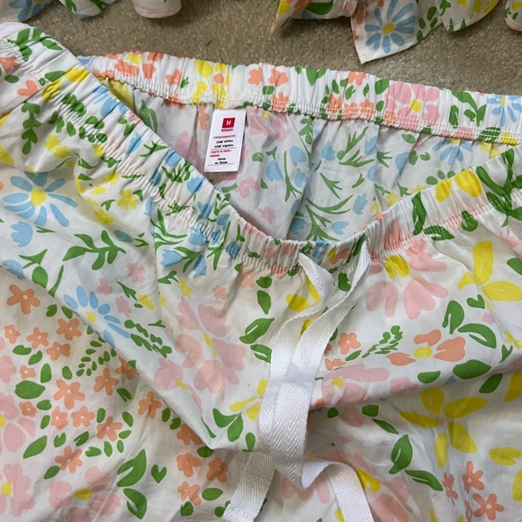 Women’s floral pajama set- size medium - Picture 3 of 4